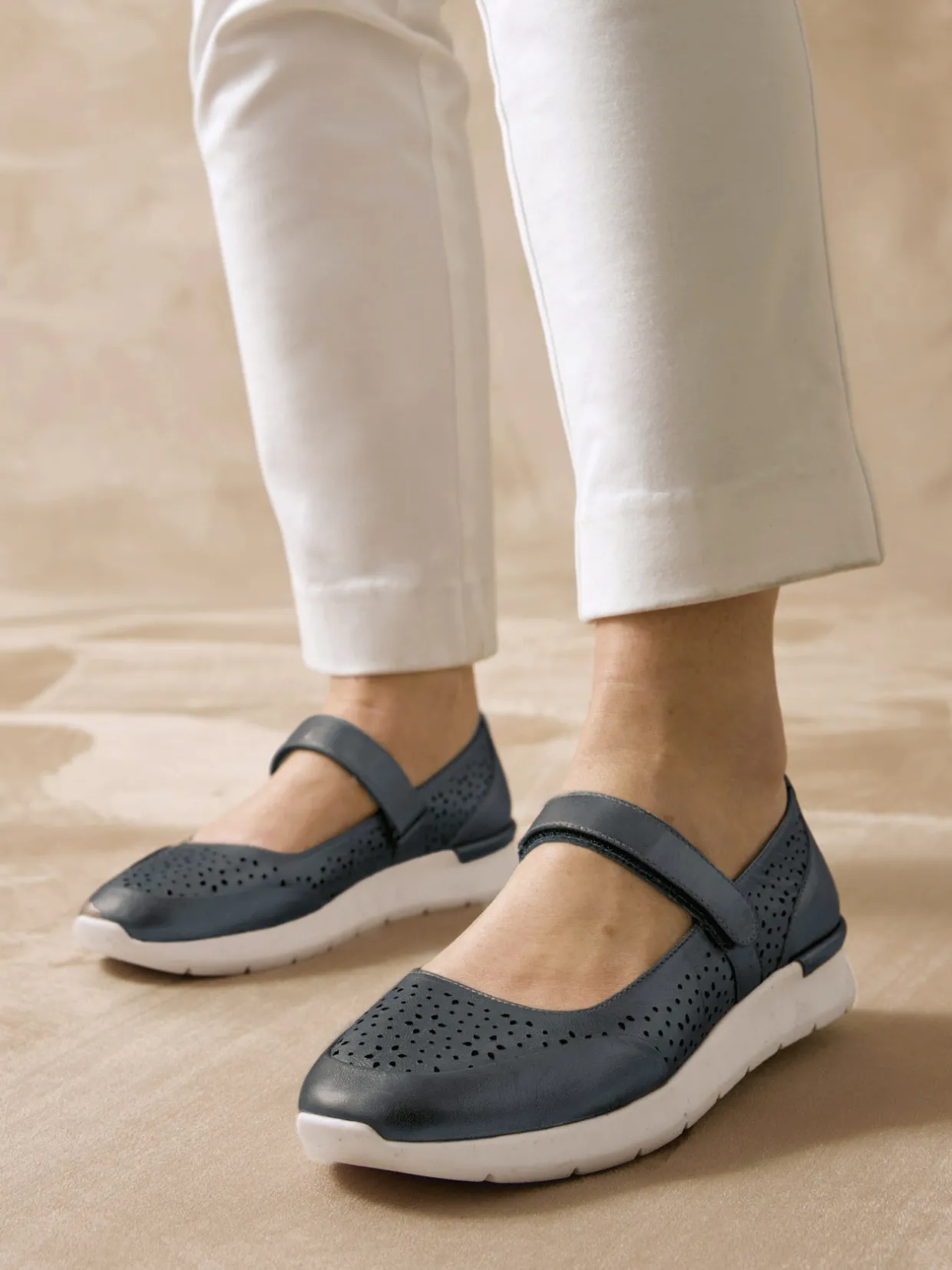 Femme Pédiconfort Babies à scratch semelle amovible