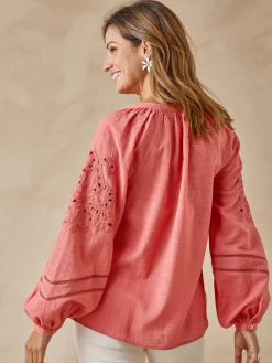 Femme Daxon Blouse manches brodées