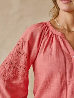 Femme Daxon Blouse manches brodées