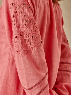 Femme Daxon Blouse manches brodées
