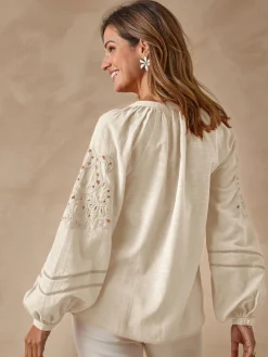 Femme Daxon Blouse manches brodées