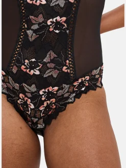 Sans Complexe Body Arum Cabaret