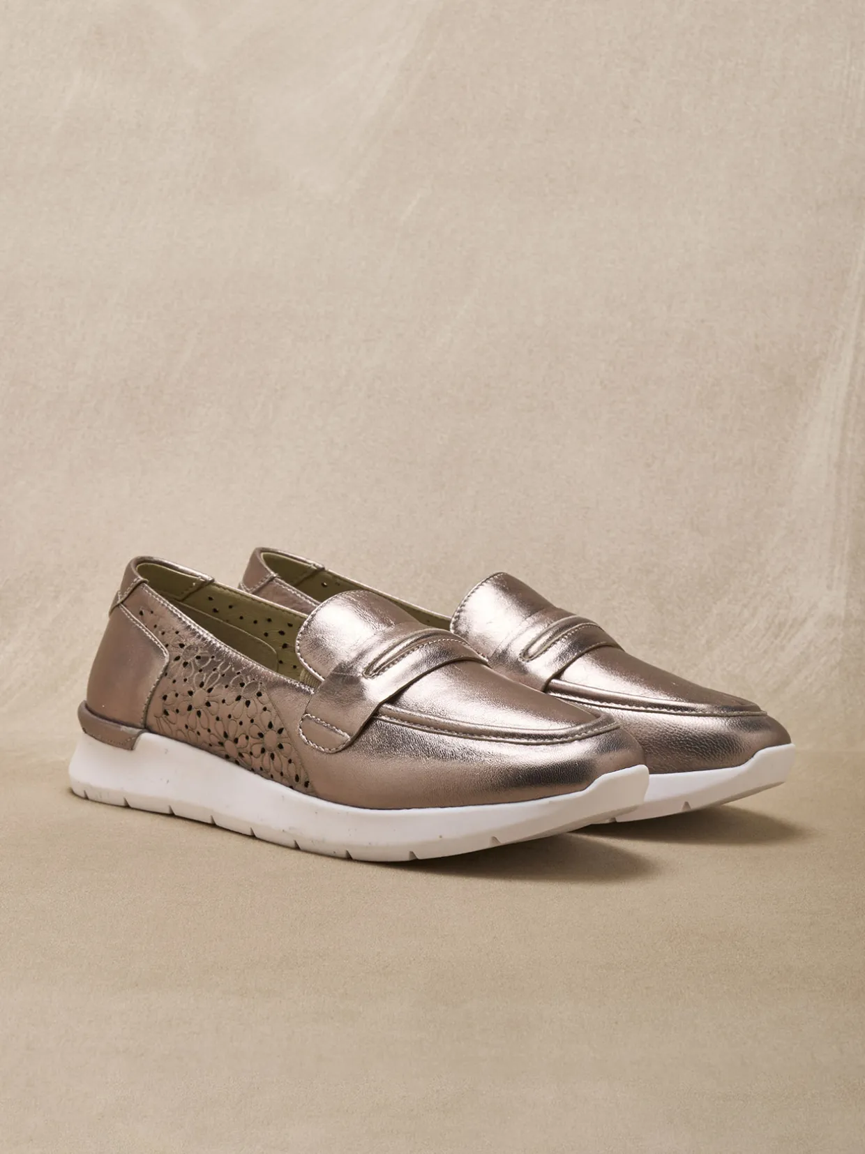 Femme Pédiconfort Mocassins cuir motifs ajourés