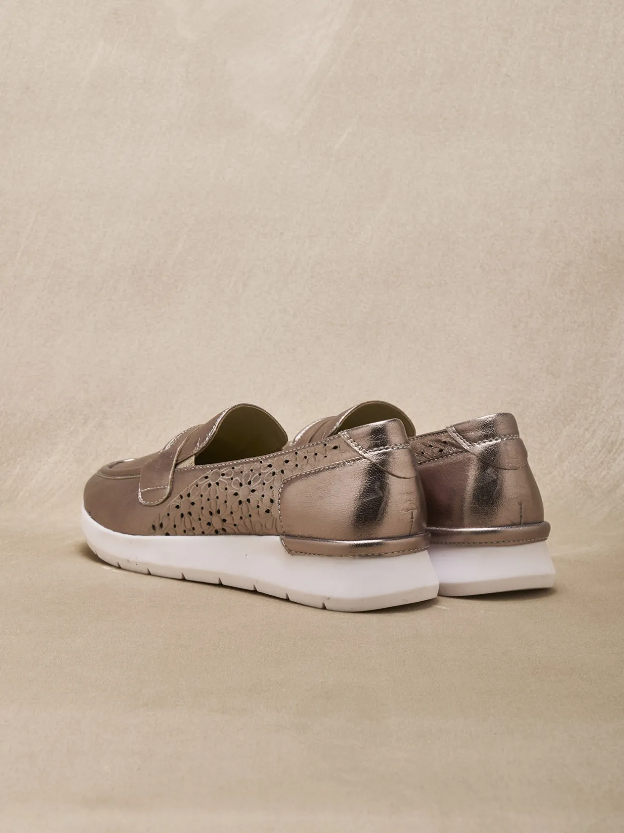 Femme Pédiconfort Mocassins cuir motifs ajourés