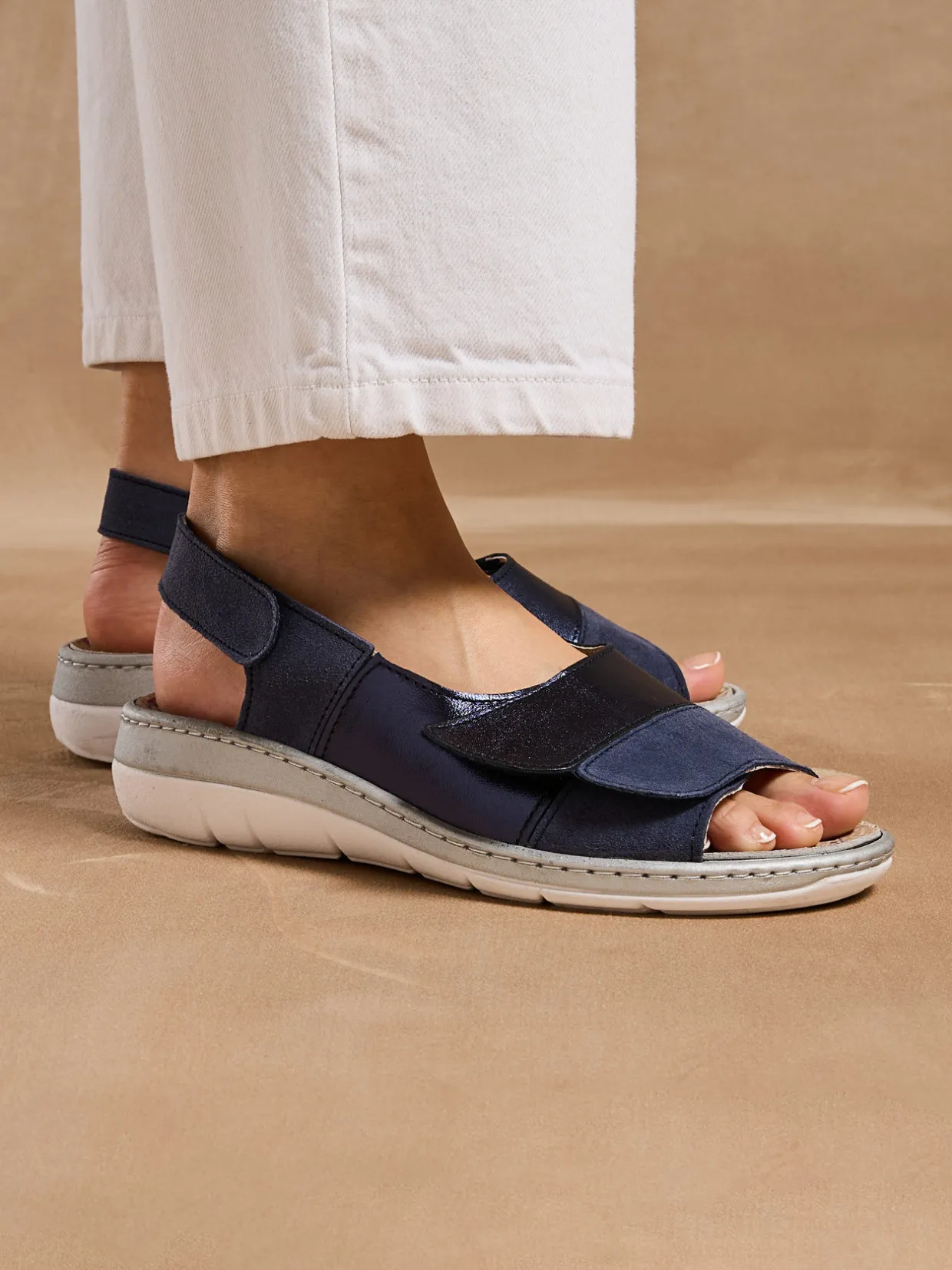 Femme Pédiconfort Sandales à scratchs tout ultra larges