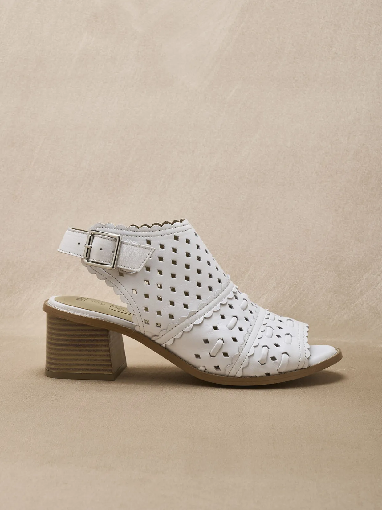 Femme Pédiconfort Sandales montantes cuir perforé