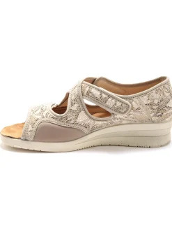 Femme Pédiconfort Sans-gêne à ouverture totale