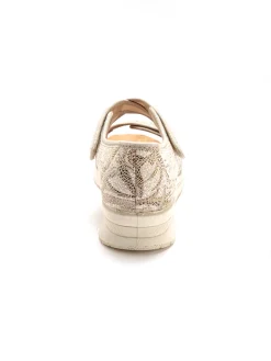 Femme Pédiconfort Sans-gêne à ouverture totale