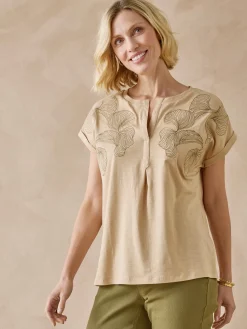 Femme Daxon Tee-shirt brodé encolure tunisienne