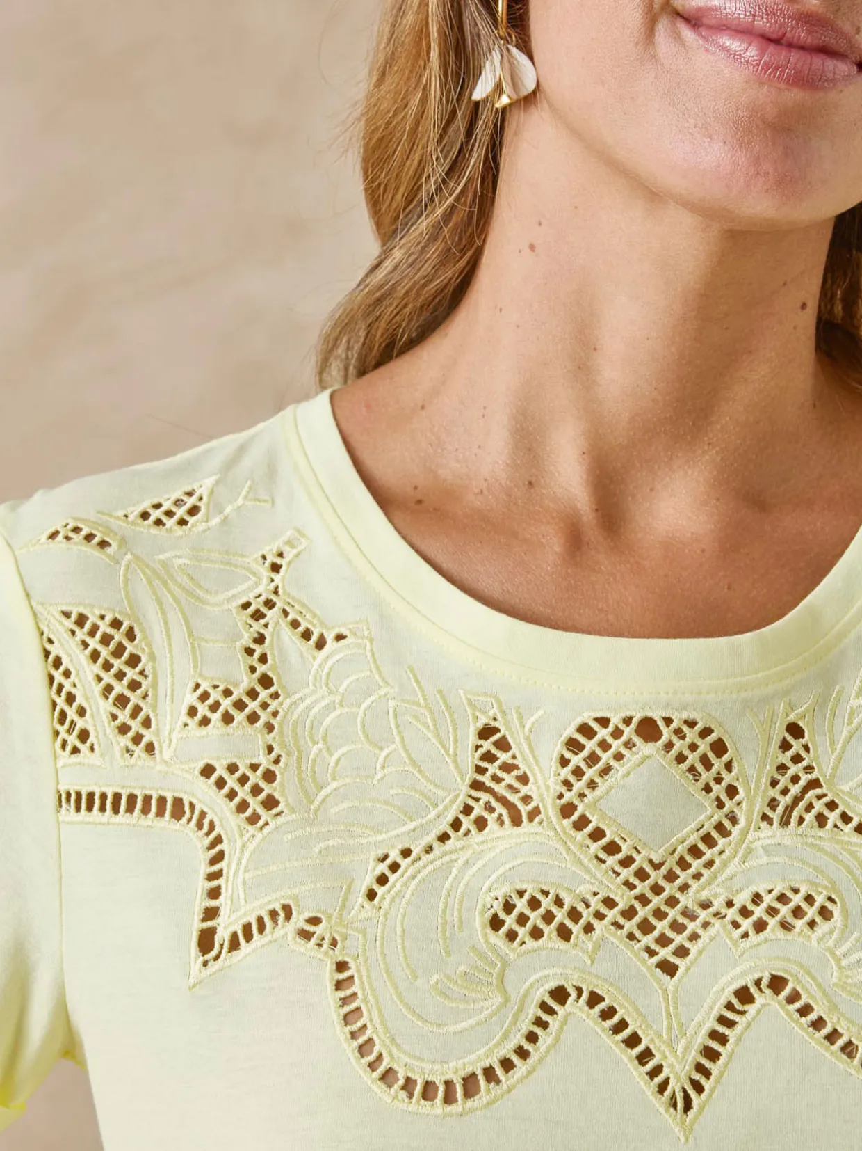 Femme Daxon Tee-shirt coton à broderies ajourées